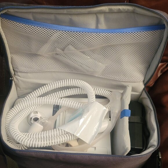 Philips DreamStation CPAP with Accessories - Picture 1 of 15